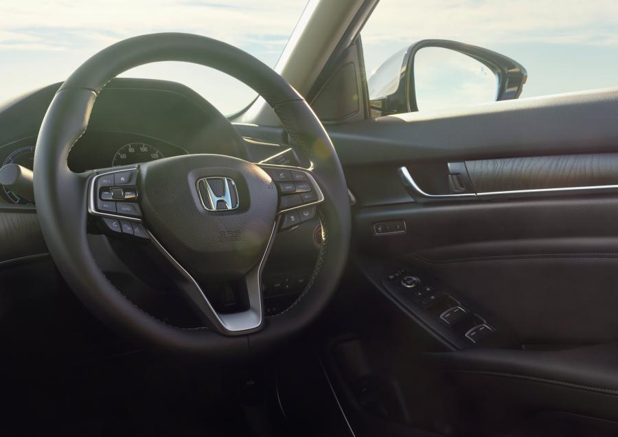 Детали интерьера Honda Accord e:HEV (CV) 2020 года  (JP) (фото 28 из 28)